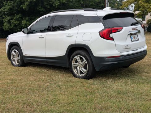 Used 2020 GMC Terrain SLE w/ Driver Convenience Package FWD image 6
