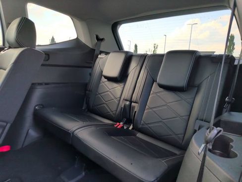 Used 2026 Volkswagen Atlas SE FWD image 24