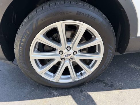 Used 2017 Ford Explorer Limited w/ Equipment Group 301A AWD/4WD image 8