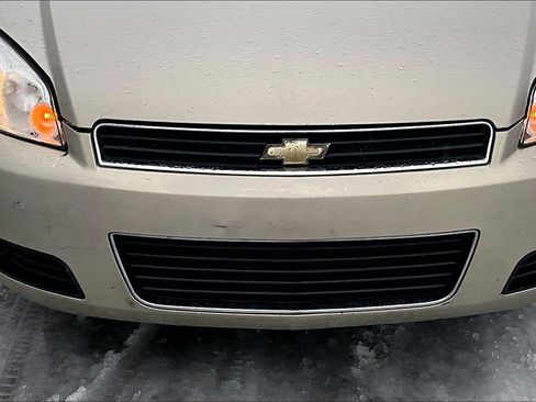 Used 2010 Chevrolet Impala LT w/ Luxury Edition Package image 29