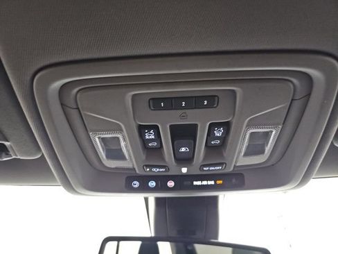 Used 2020 Chevrolet Silverado 1500 LTZ AWD/4WD image 26
