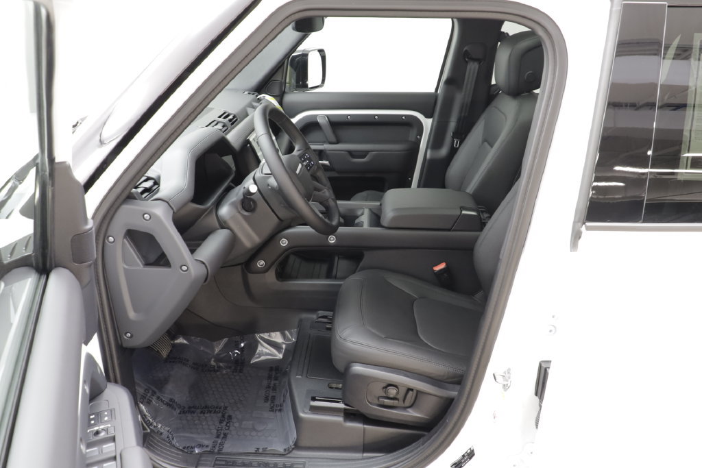 New 2026 Land Rover Defender 110 X-Dynamic SE AWD/4WD image 7