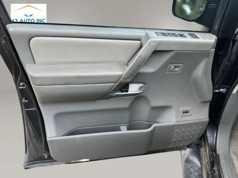 Used 2005 Nissan Titan LE AWD/4WD image 10