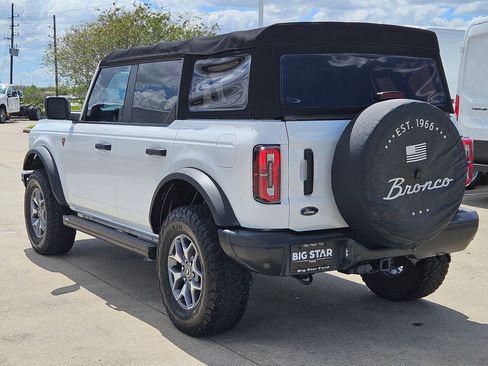 Used 2021 Ford Bronco Badlands image 6