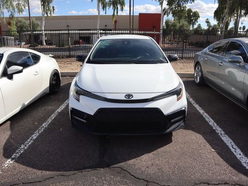 Used 2021 Toyota Corolla SE w/ Carpet Mat Package (TMS) image 2