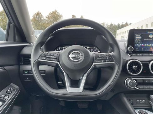 Certified 2025 Nissan Sentra SV image 18
