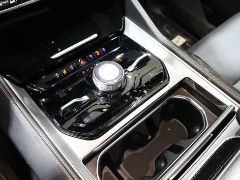 New 2026 Jeep Grand Wagoneer Limited image 24