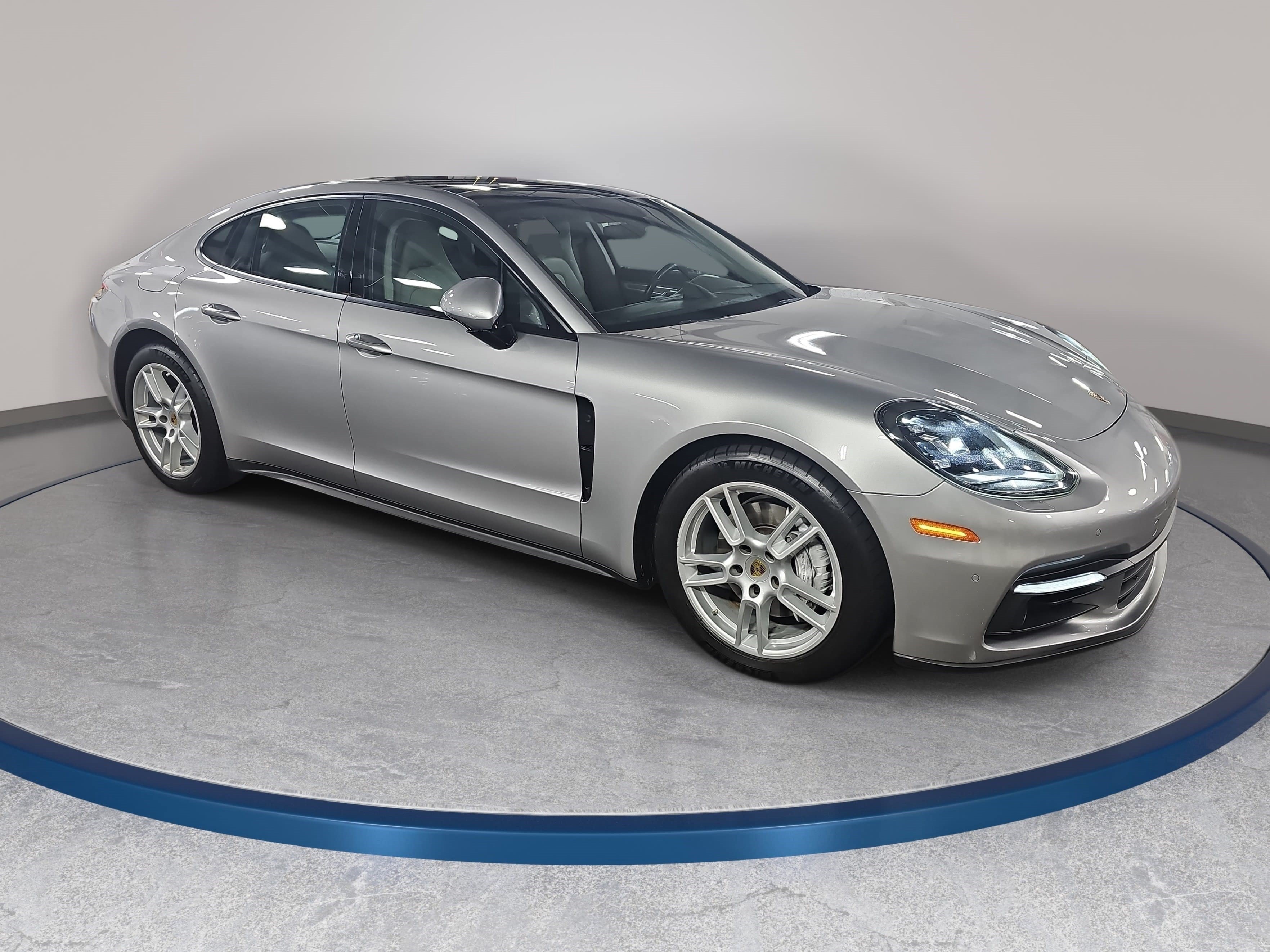 Used 2018 Porsche Panamera 4 AWD/4WD image 3