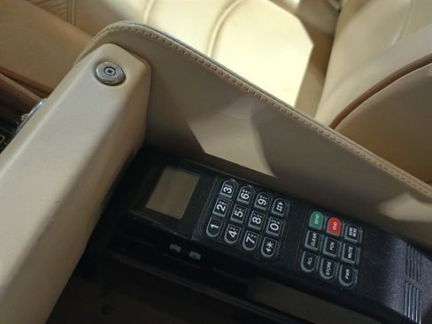 Used 1999 Bentley Azure RWD image 17