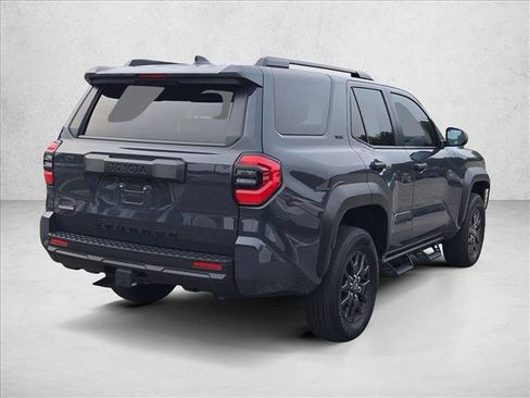 Used 2025 Toyota 4Runner SR5 AWD/4WD image 5