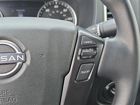 Used 2022 Nissan Frontier SV image 17