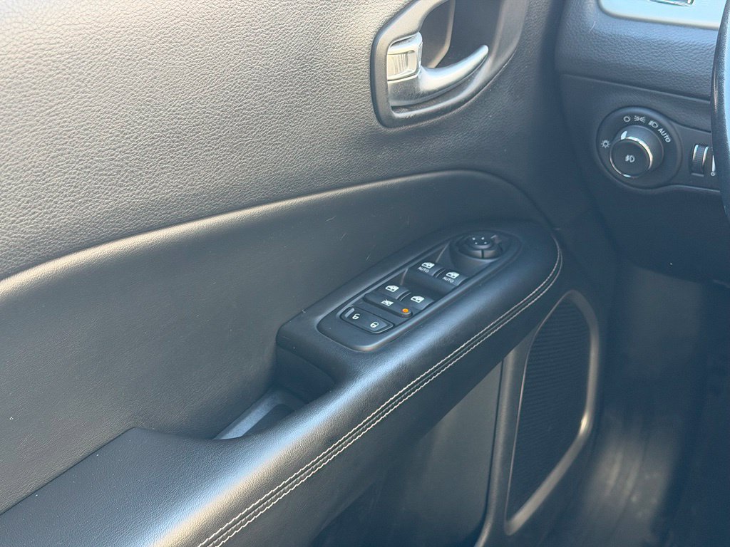 Used 2021 Jeep Compass Latitude AWD/4WD image 8