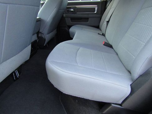 Used 2017 RAM 1500 Classic SLT w/ SLT Plus D←cor Group AWD/4WD image 18