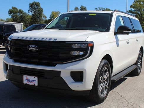 New 2025 Ford Expedition Max Active image 4