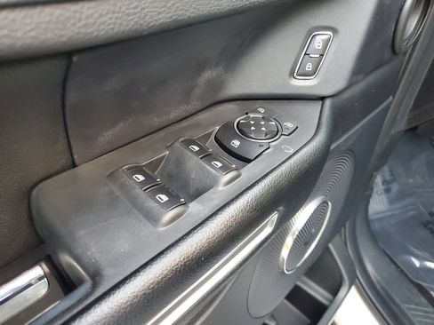 Used 2019 Ford Expedition XLT image 24