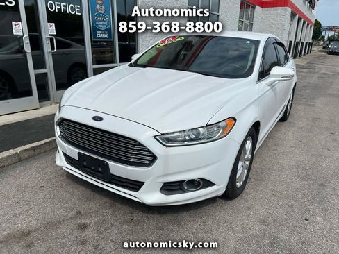 Used 2016 Ford Fusion SE w/ Equipment Group 202A FWD image 1
