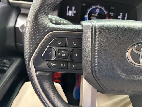 Used 2025 Toyota 4Runner SR5 image 29