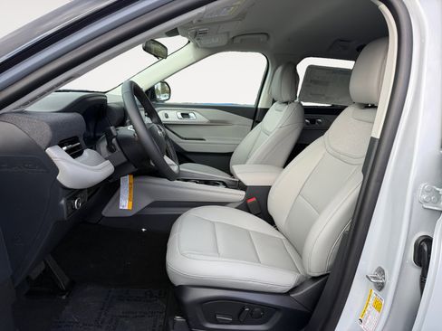 New 2026 Ford Explorer Active w/ Active Comfort Package image 10