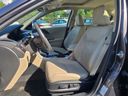 Used 2017 Honda Accord EX-L image 6