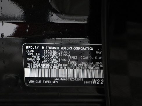 Used 2025 Mitsubishi Outlander AWD image 59