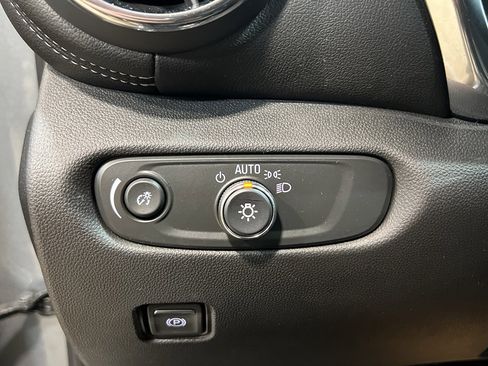 Used 2024 Chevrolet Blazer LT image 13