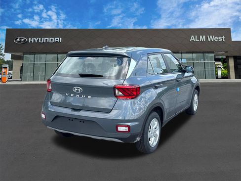Used 2026 Hyundai Venue SE FWD image 6