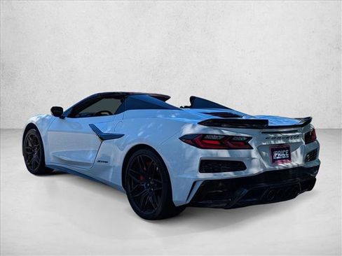 Used 2025 Chevrolet Corvette Z06 RWD image 8