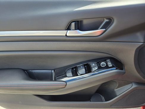 Certified 2024 Nissan Altima 2.5 SR image 21