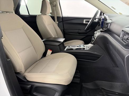 Certified 2022 Ford Explorer Base image 31