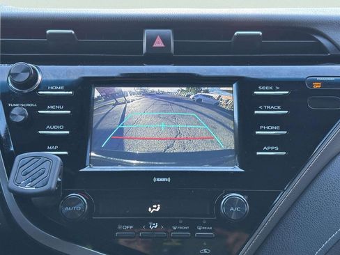Used 2020 Toyota Camry SE FWD image 24