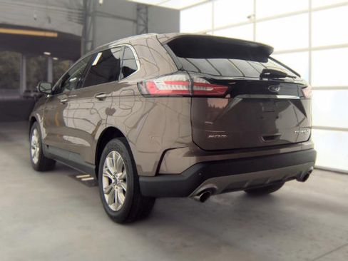 Used 2019 Ford Edge Titanium w/ Cold Weather Package AWD/4WD image 3