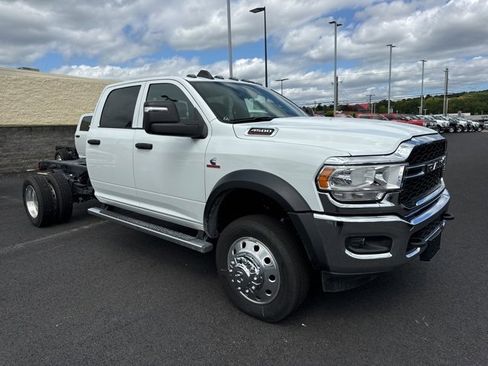 New 2024 RAM 4500 Tradesman w/ Chrome Appearance Group image 1