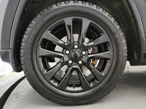 Used 2017 Jeep Grand Cherokee Altitude w/ Quick Order Package 23Z AWD/4WD image 30