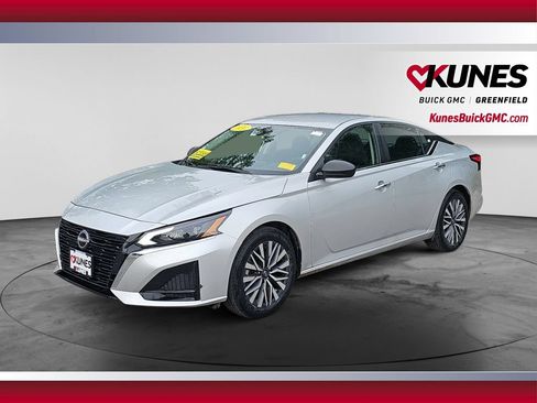 Used 2024 Nissan Altima 2.5 SV FWD image 5