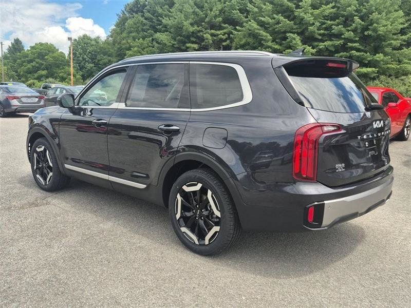 Used 2025 Kia Telluride S AWD/4WD image 3