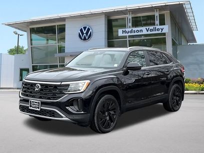 Used 2024 Volkswagen Atlas Cross Sport SE w/ Panoramic Sunroof Package