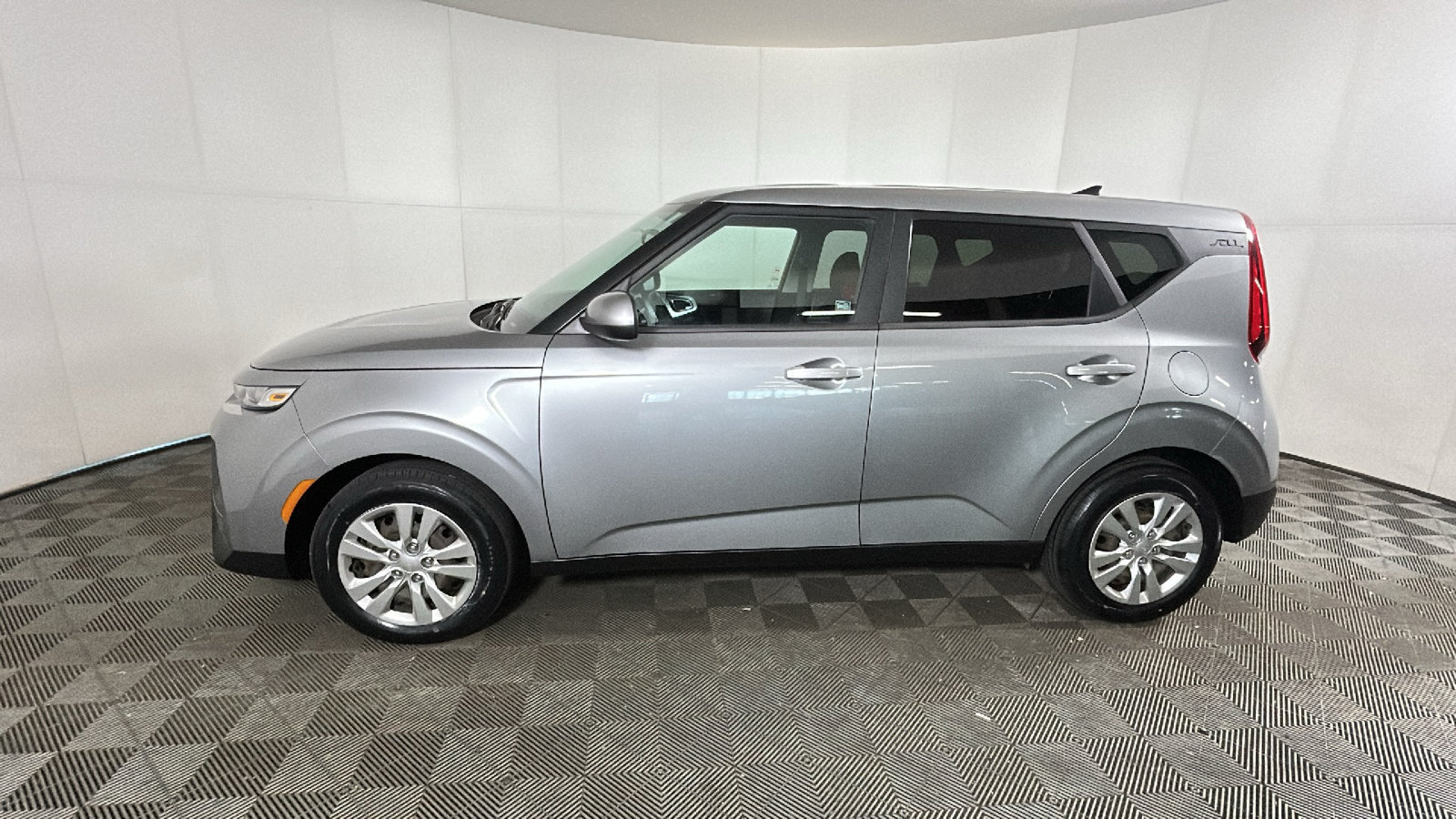 Used 2022 Kia Soul LX FWD image 6