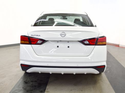 Used 2025 Nissan Altima 2.5 SV image 6