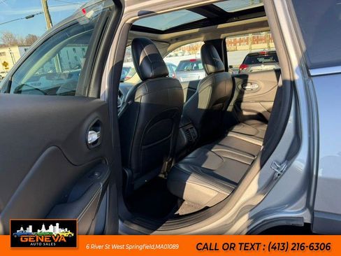 Used 2015 Jeep Cherokee Limited image 10