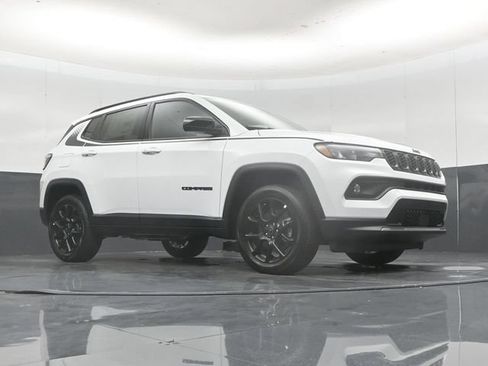 New 2026 Jeep Compass Latitude AWD/4WD image 44