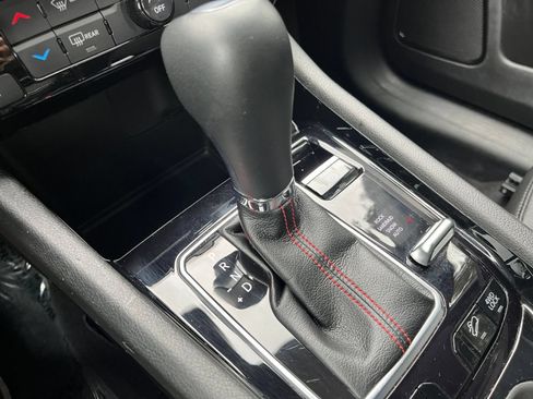 Used 2025 Jeep Compass Trailhawk AWD/4WD image 40