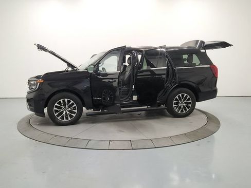 Used 2025 Ford Expedition Platinum AWD/4WD image 13