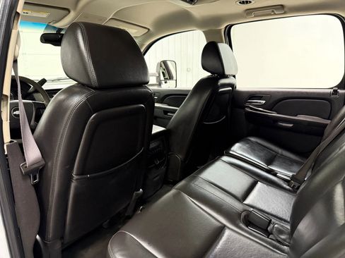 Used 2008 Chevrolet Suburban 2500 w/ Skid Plate Package image 16
