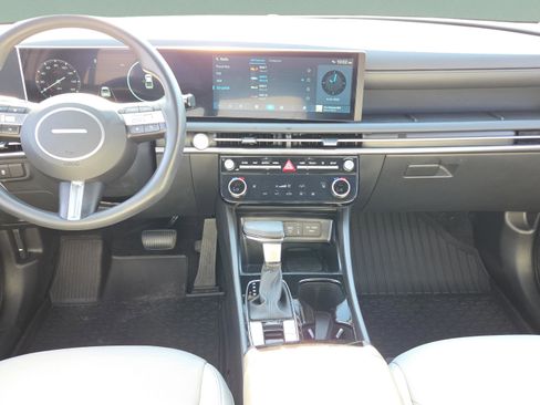 Used 2025 Hyundai Santa Cruz SEL image 13