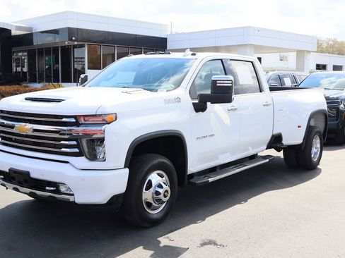 Used 2020 Chevrolet Silverado 3500 High Country image 4