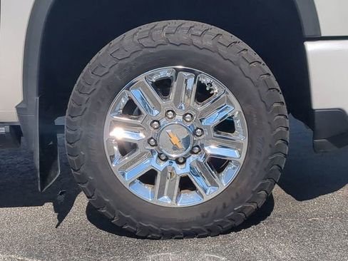 Used 2024 Chevrolet Silverado 3500 High Country w/ High Country Premium Package image 11