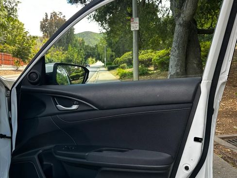 Used 2019 Honda Insight EX image 28