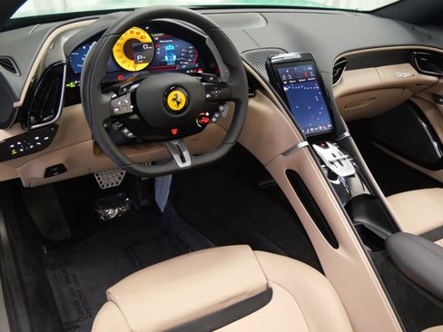 Used 2024 Ferrari Roma Spider image 12