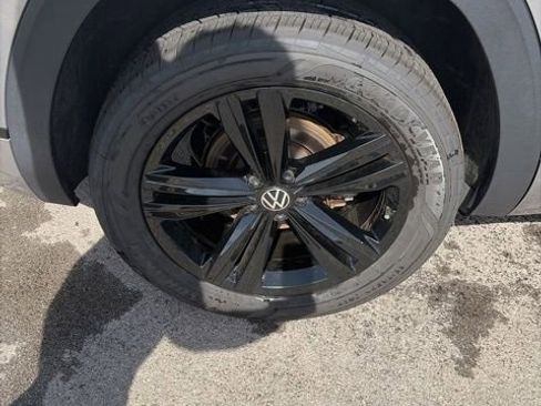 Used 2023 Volkswagen Atlas Cross Sport SEL R-Line image 27