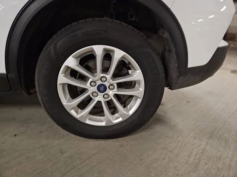 Used 2020 Ford Escape SE image 10